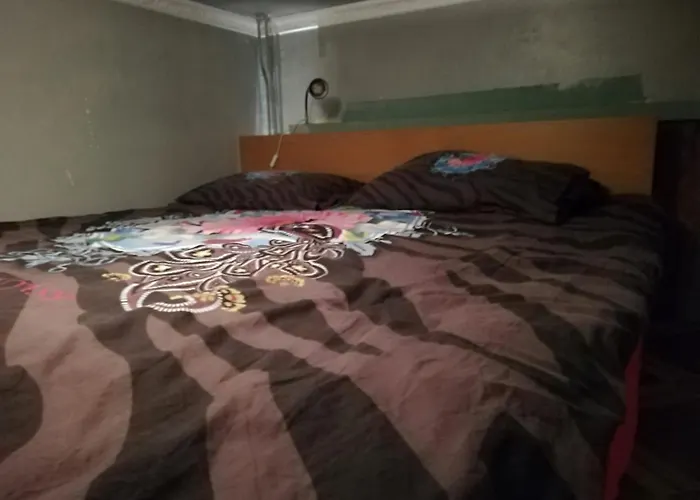 Room In Guest Room - Lockable Room Center